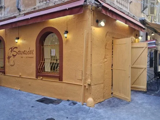 Rénovation peinture et ravalement de façade – Restaurant au Vieux-Nice